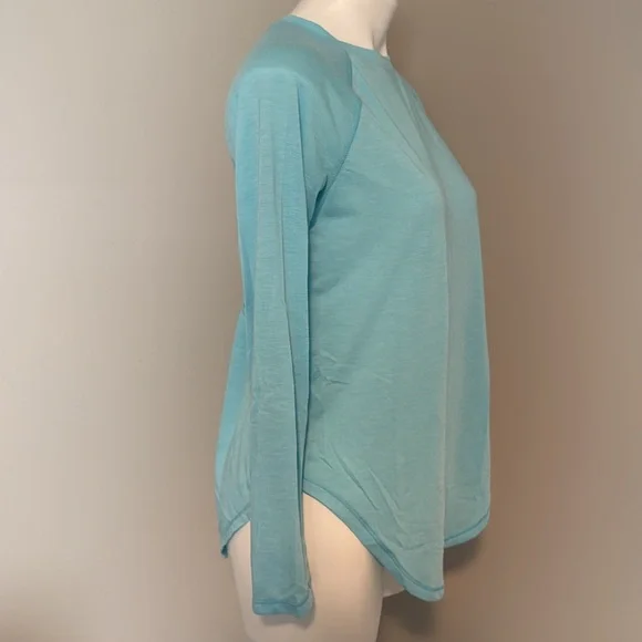 Under Armour Light Blue Long Sleeve Cut Out Loose Athletic Shirt Size Small - Picture 4 of 5